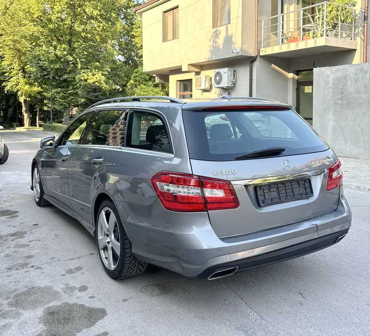 Mercedes-Benz  E 300 Bluetec Hybrid  AMG Pack