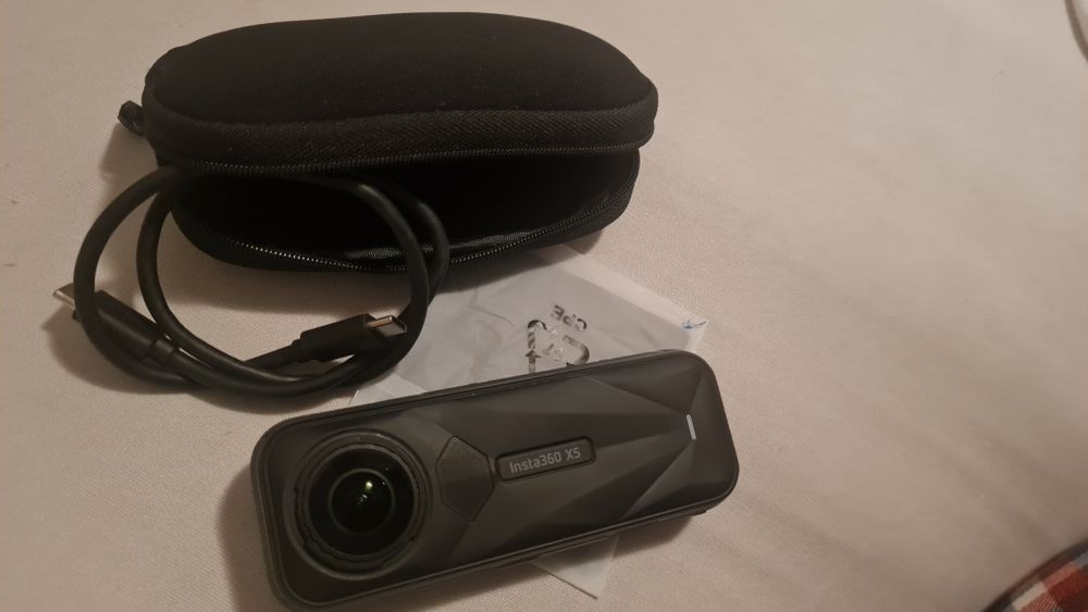 Vând insta 360 X5