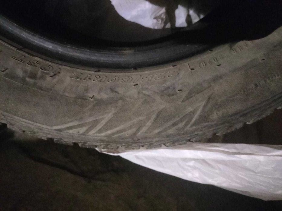 225 /60 /17 Продаю комплект зимних шипованных шин, в хорошем качестве