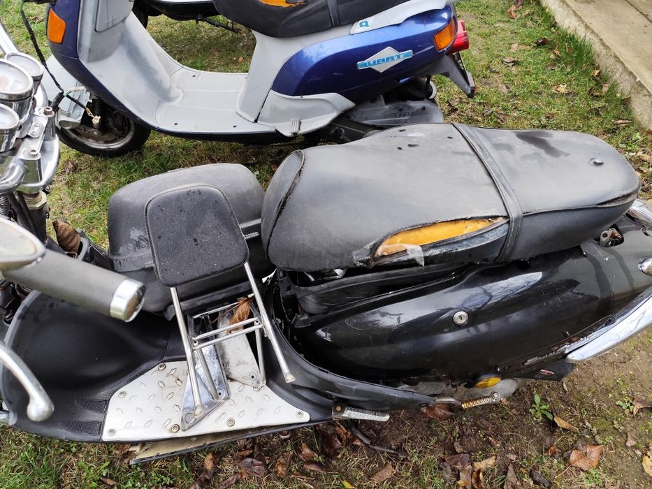 De vanzare pachet 3 scutere