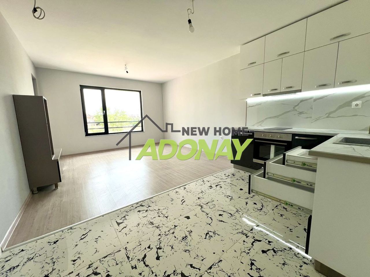 Продава се Двустаен апартамент в Пловдив, Остромила - 65 кв.м за 1654 €/кв.м - Снимка #2