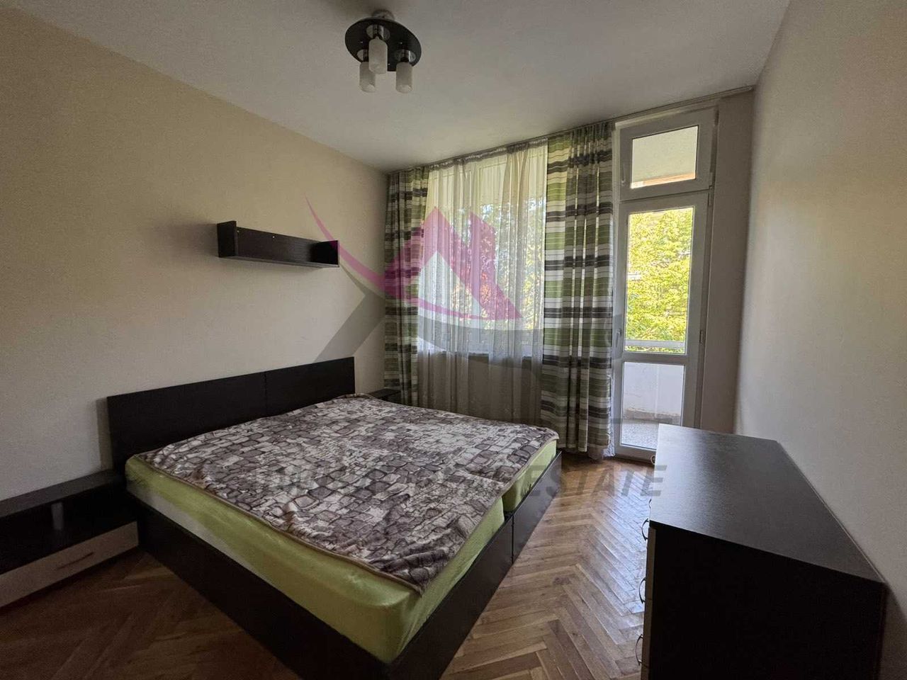 Дава се под наем Двустаен апартамент в Варна, Общината - 57 кв.м за 350 € - Снимка #2