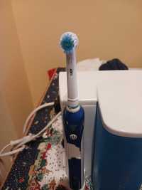 Електрическа четка за зъби Oral B