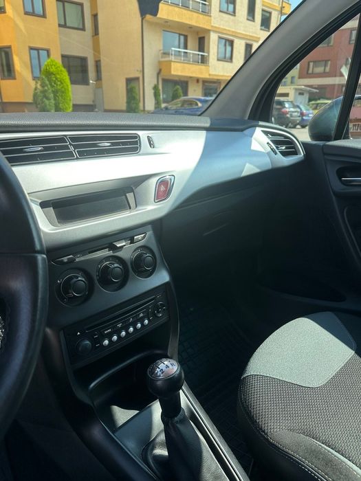 Продавам автомобил