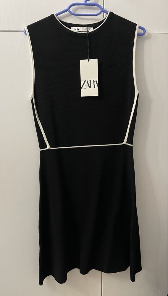 Рокля Zara.