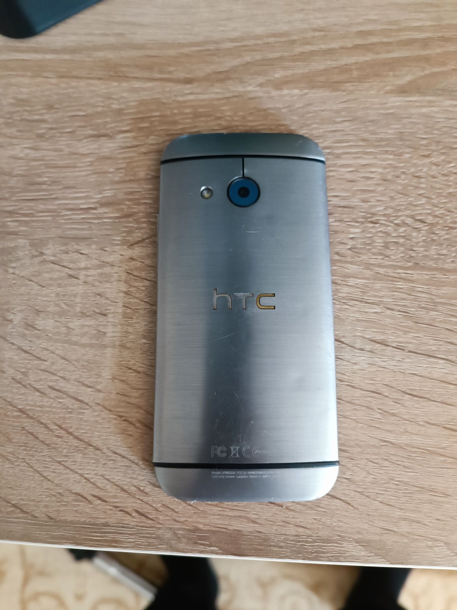 HTC One mini 2 .