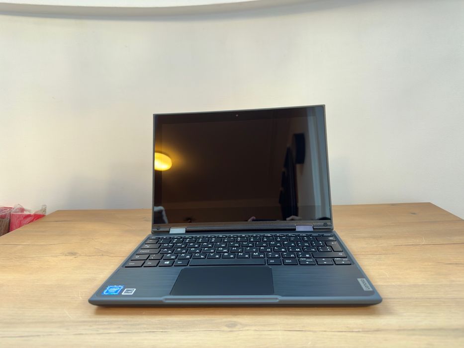 Лаптоп 2 в 1 Lenovo 300e G2 НОВ!