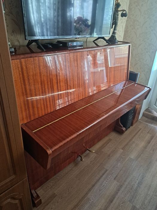 Пианино "Иверия",продам