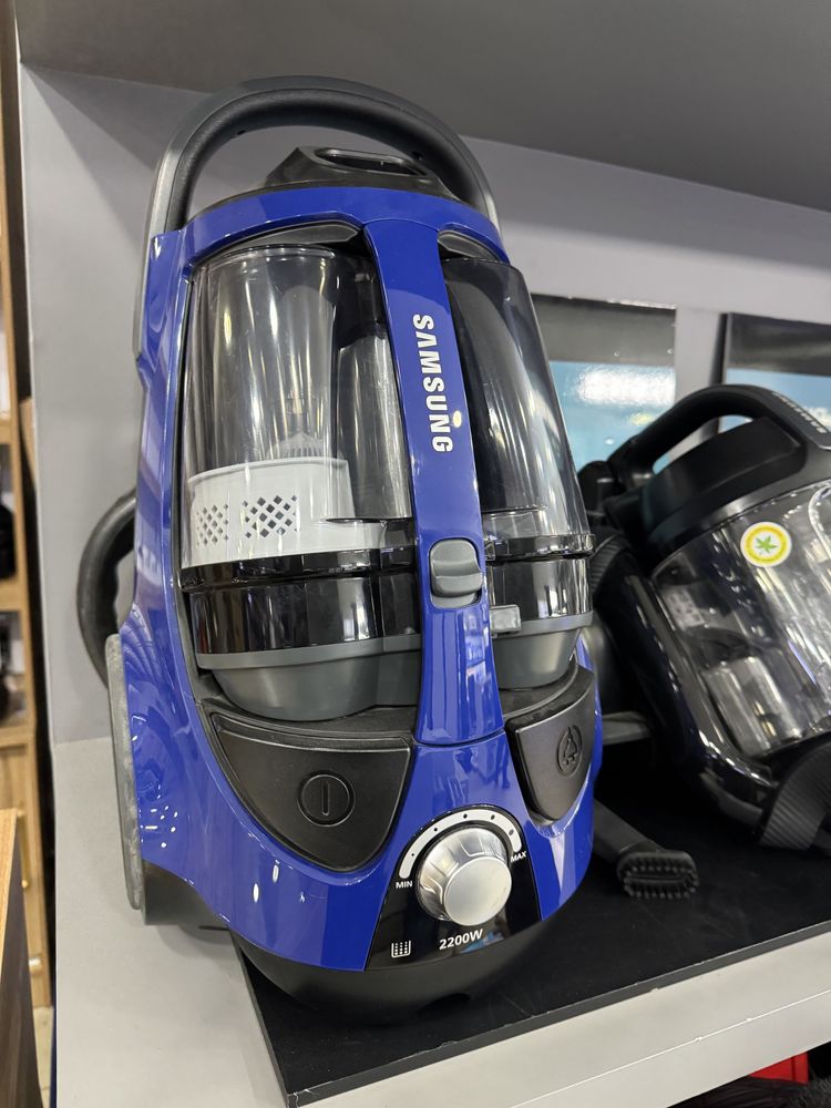 Пылесос Samsung VCC8816V36/UZ