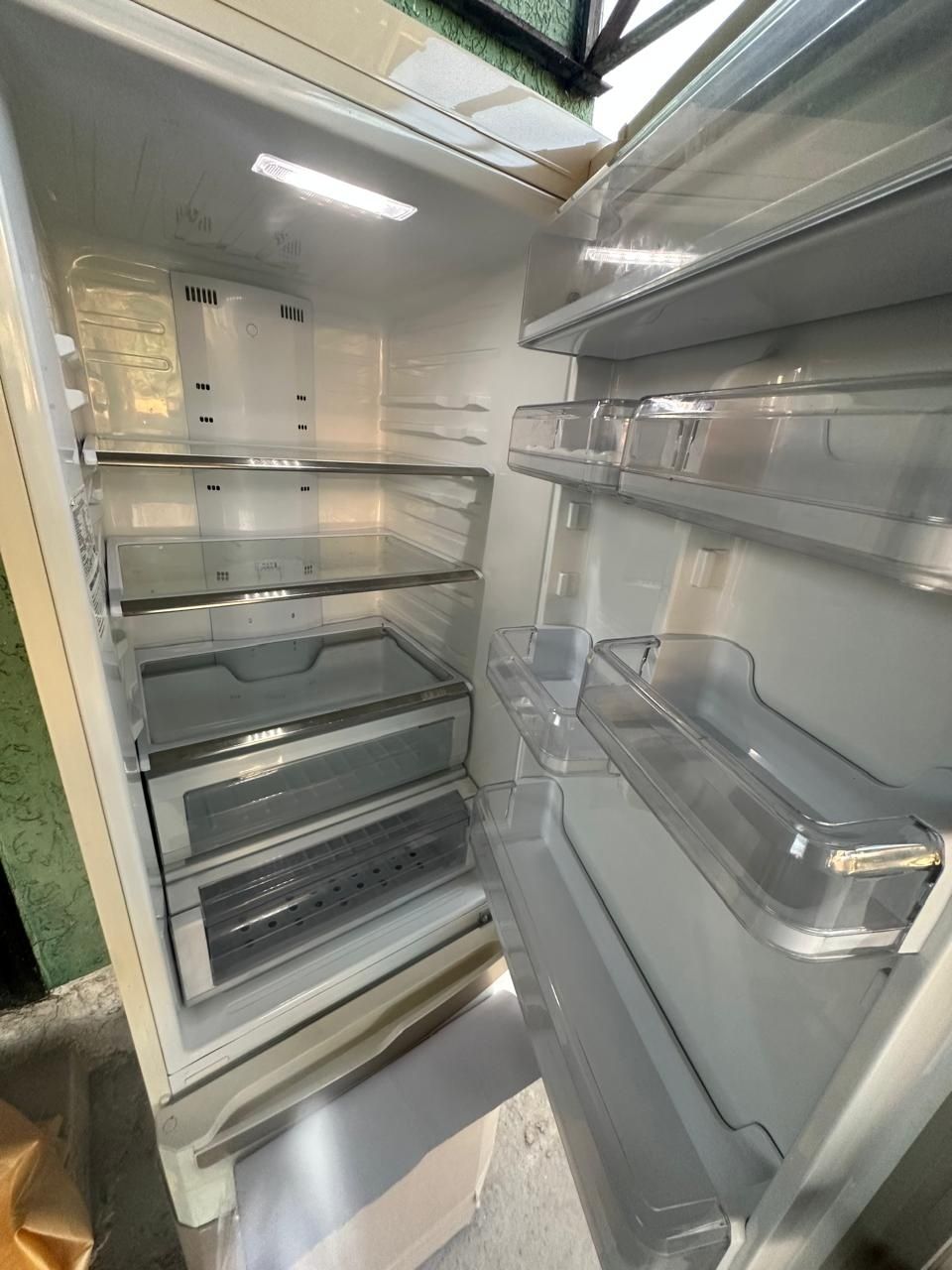 Холодильник Самсунг 2 метр , No frost.