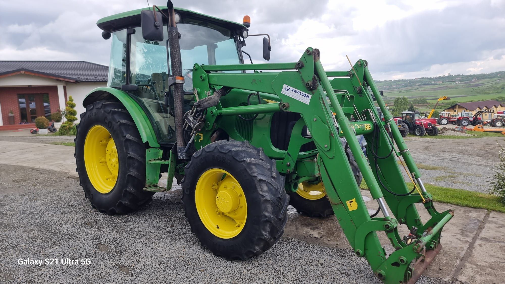 Tractor John Deere 5820 cu încărcător frontal