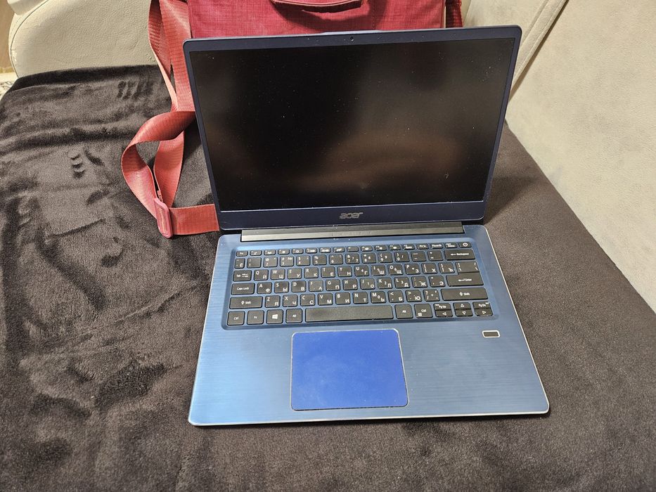 Ноутбук Асер с сумкой