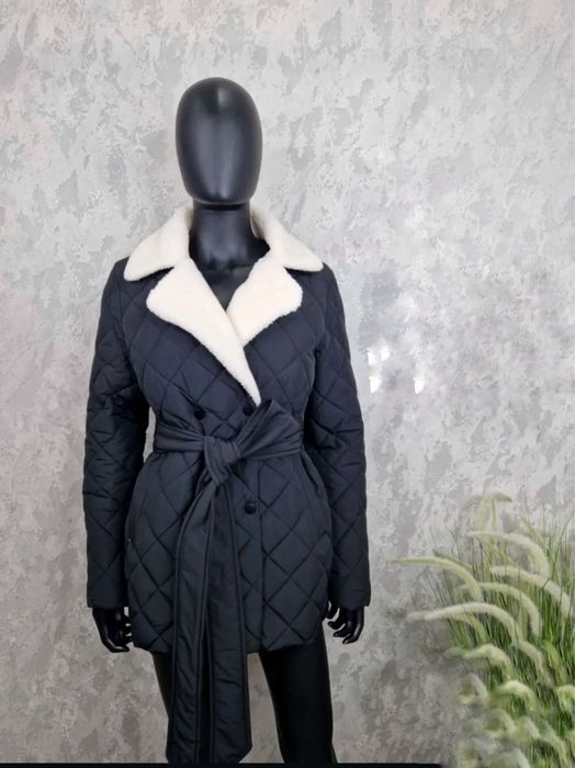 Продам куртку женскую Новую