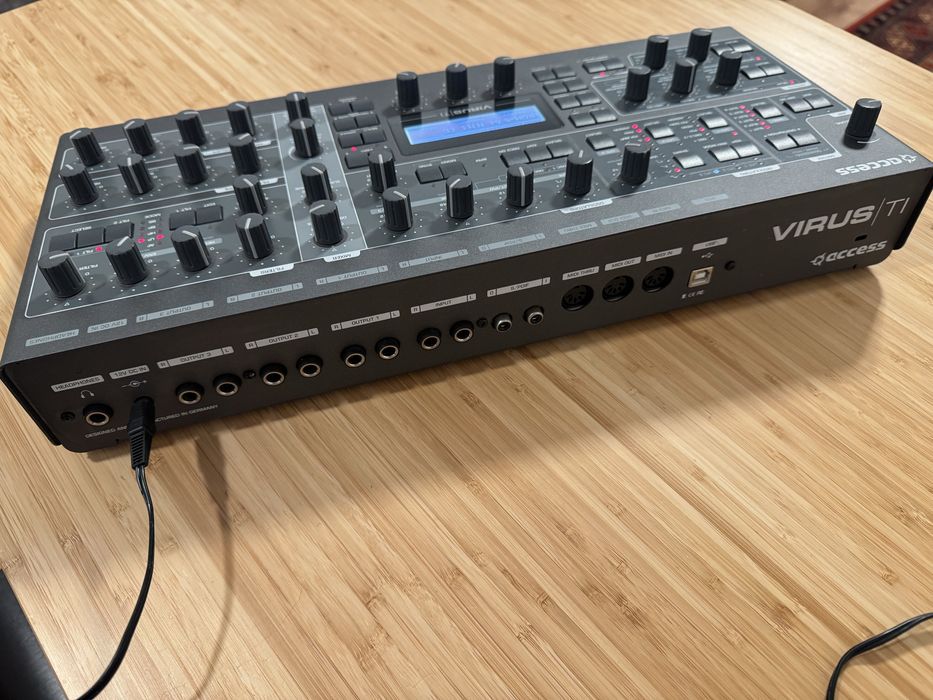 Sintetizator / Synth / modul sunet Access Virus TI2 desktop