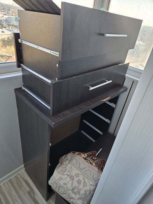 Комод, стол, стул