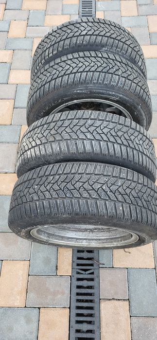 Jante aliaj  BMW 205 /55/R16 echipate cu cauciucuri  de iarna