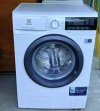 Masina de spălat Electrolux de 7 kg ,1400 Rpm inverter