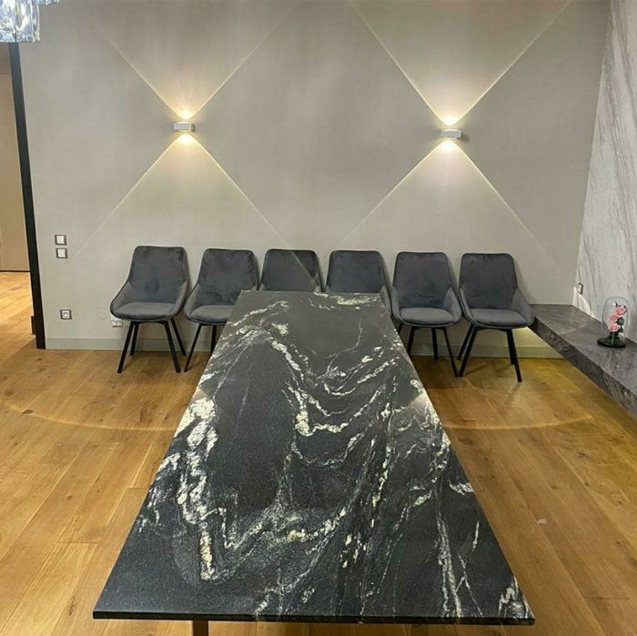 Столы из искусственного и натурального  камня.