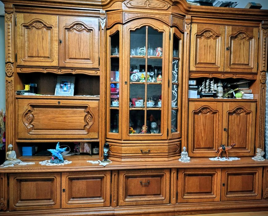 Vând Mobila  lemn masiv Nuc