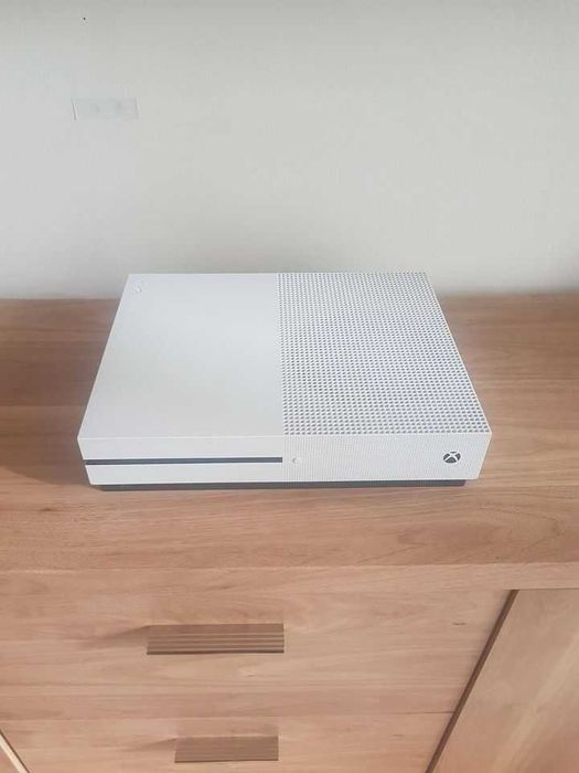 Xbox One S 500GB FARA controler (cittor nu citeste discurile)