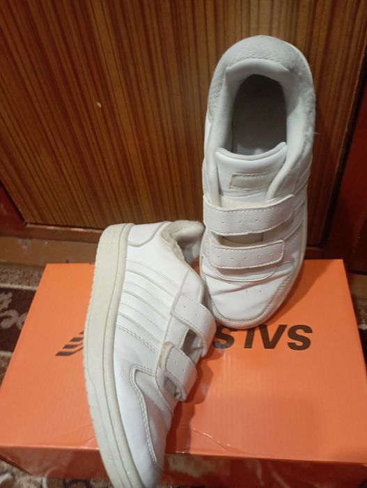 Юношески маратонки