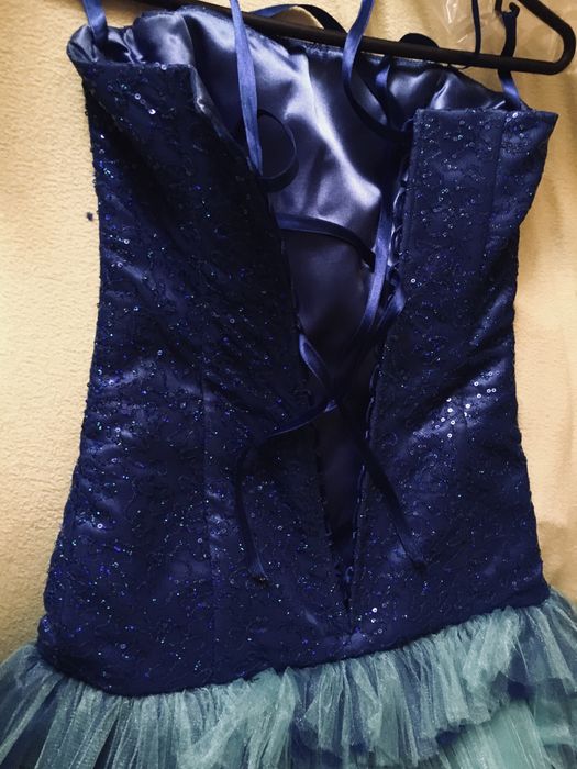 Абитуриентска рокля с ботуши