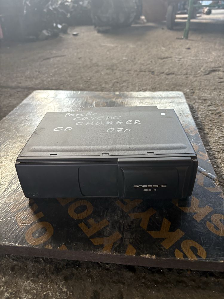 Porsche cayenne 2008 година cd changer сд чейнджър