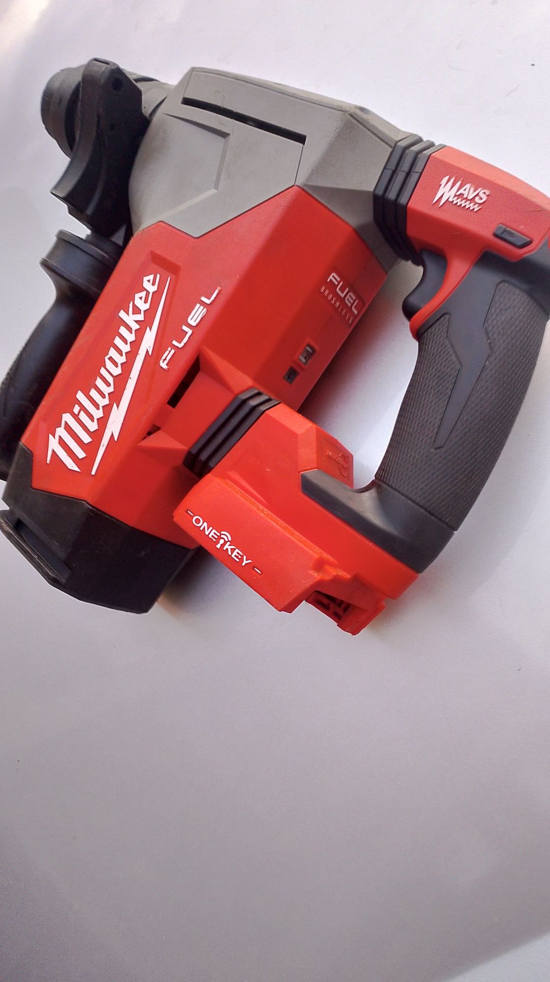 Milwaukee m18onefhpx  акумулаторен перфоратор sds-plus 5 j solo
-21