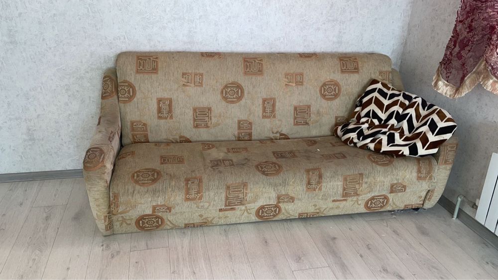 Отдам даром диван