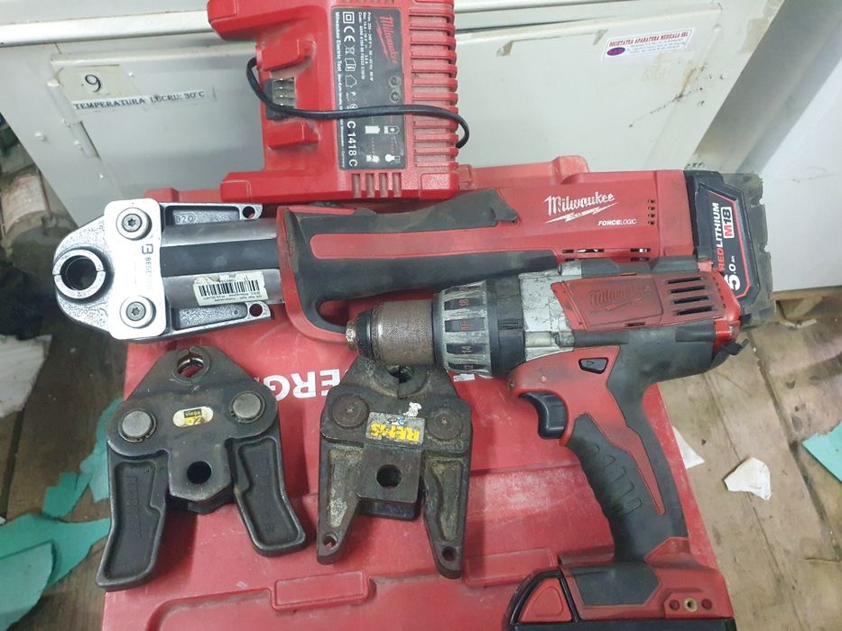 Presa sertizare milwaukee și bormasina