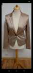 Costum clasic nou fara eticheta