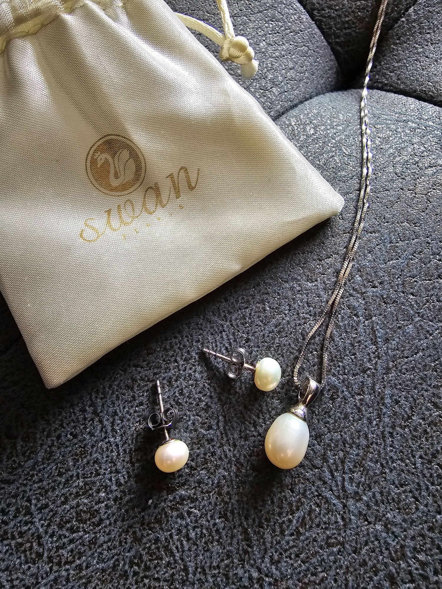 SWAN PEARLS - сребърно колие и обеци с перли