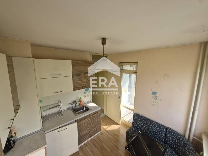 Двустаен апартамент с южно изложение и гледка към планината – кв. Разс