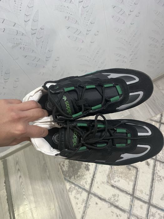 адидас кроссовки новый