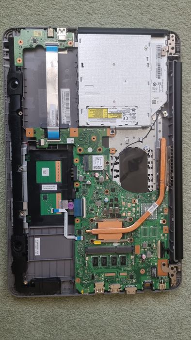Laptop Asus x556u pentru piese de schimb
