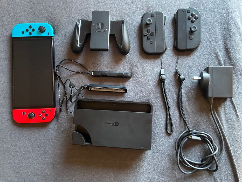 Nintendo Switch 60GB + Accesorii