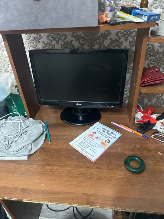 Компьютер 4 ядерный в хорошем состоянии вместе со столом