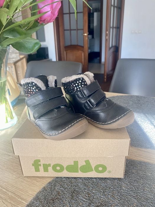 Ghete piele Froddo