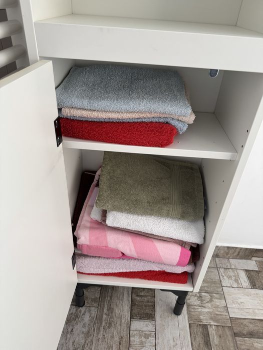 Vând două dulăpioare IKEA – stare foarte bună