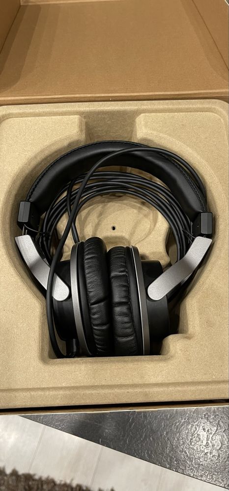 Студийни слушалки YAMAHA  HPH-MT7