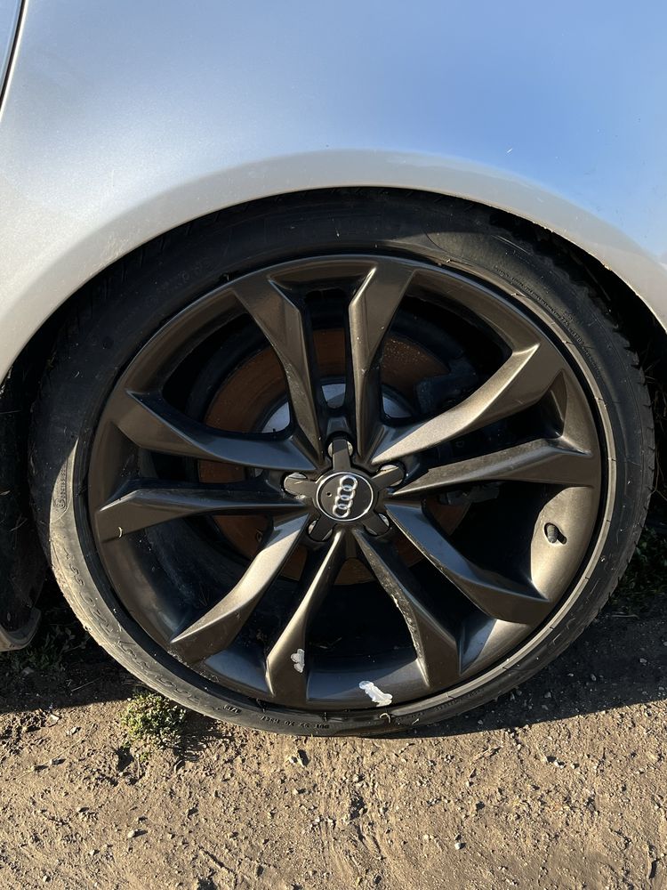 Audi S8 V10 5.2 D3 4F 450кс на части