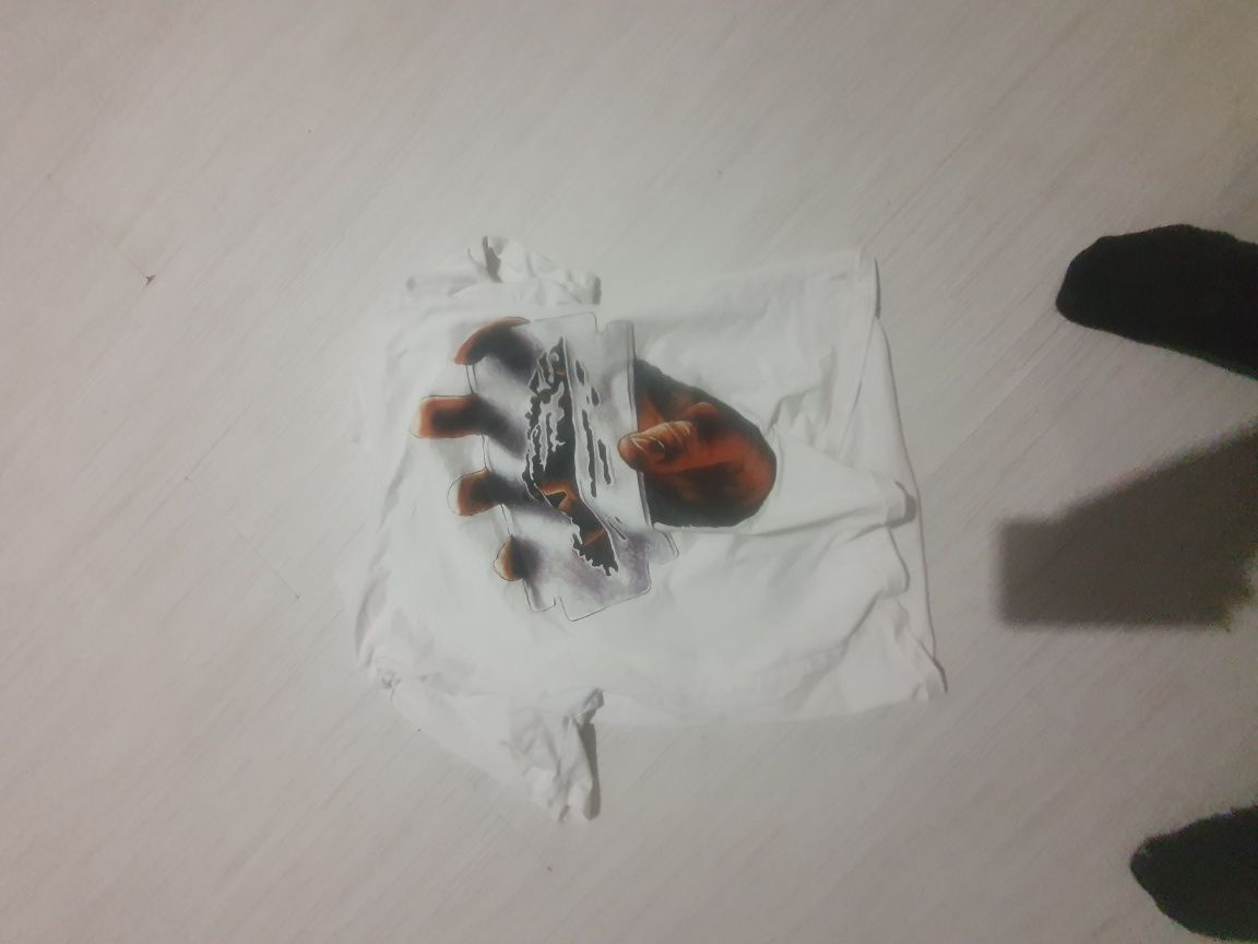 Снимките са лоши понеже ми е счупена Nike tech fleece, denim tears