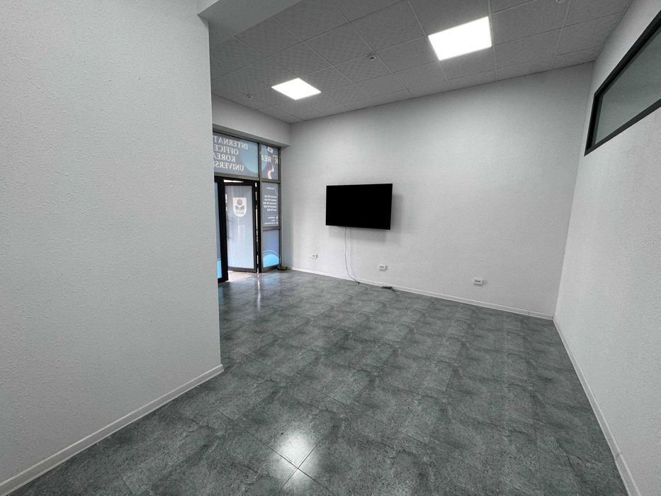 Сдаётся офис 70 квадратов в центре города