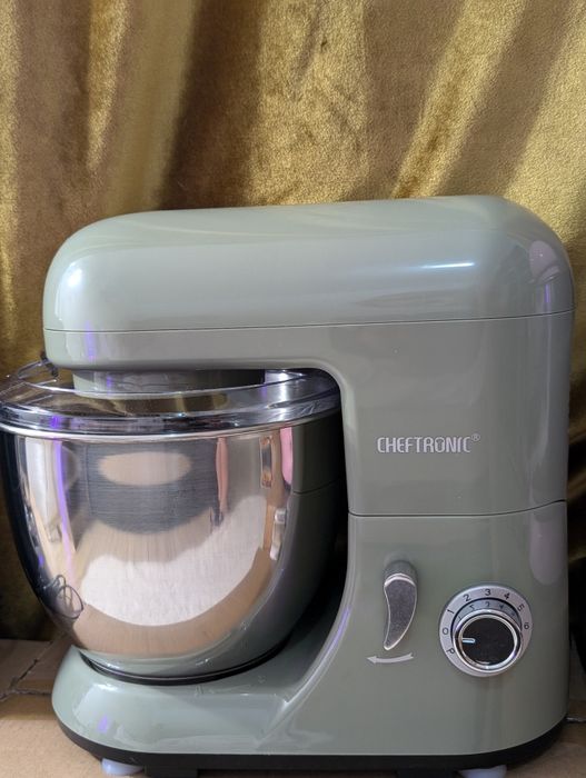 Robot de bucătărie nou