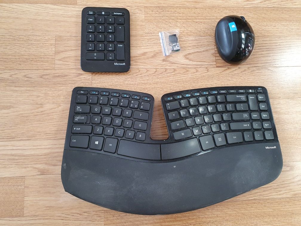 Kit Tastatura si Mouse Microsoft Sculpt