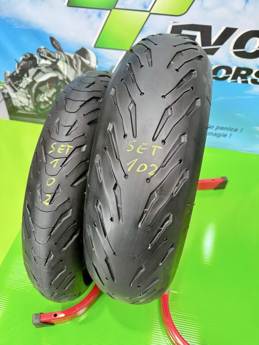 Set Anvelope Moto 120 70 17 si 180 55 17 Michelin 2022 Road5/6 Set102