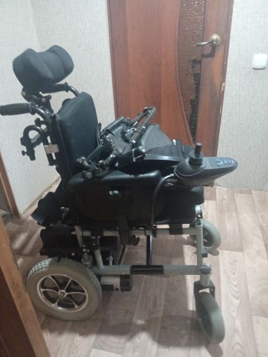 Продаю электрическую инвалидную коляску
