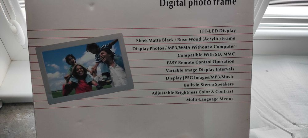 Нова Мултимедийна Фоторамка 17 инча