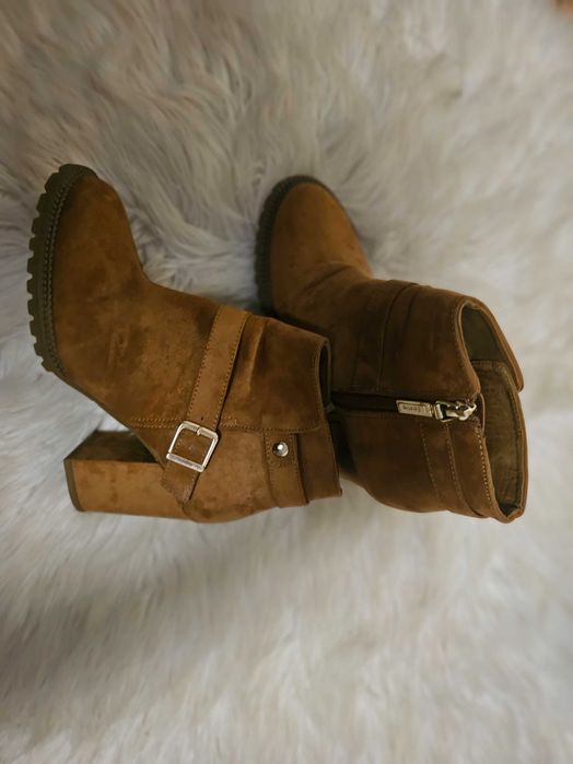 Дамаки боти  Bershka