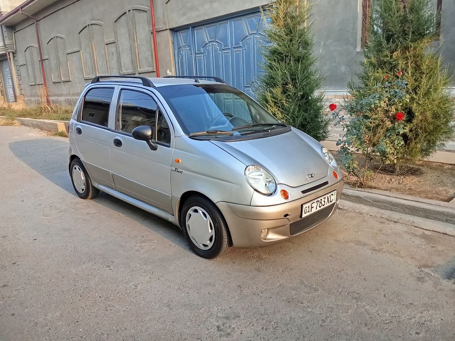 Moshina sotiladi faqat naxtka